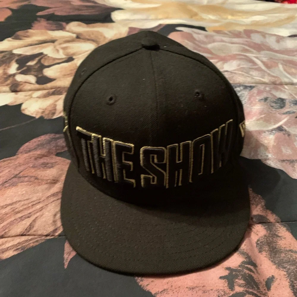 Men’s The Show Black Hat never worn - Picture 1 of 4